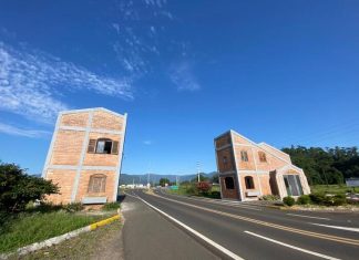 Pórtico de Timbé do Sul recebe pintura