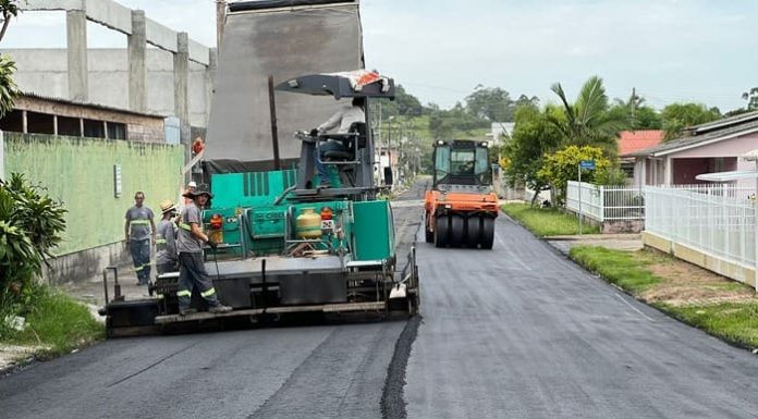Sexta-feira foi de asfalto em Sombrio