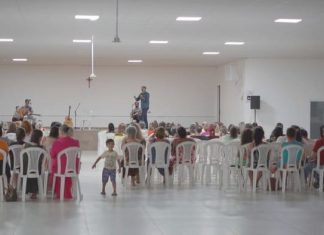 Palestra dá boas vindas ao ano letivo nas escolas municipais de Sombrio