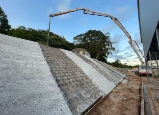 Obra de contenção vai proteger escola e igreja, em Santa Rosa do Sul