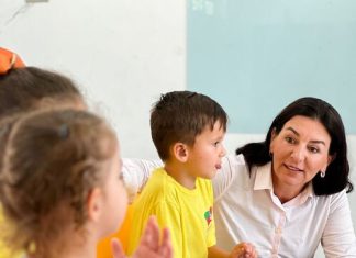 Alunos de Sombrio vão receber gratuitamente uniforme escolar
