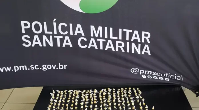 PM apreende mais de 400 pedras de crack em Sombrio