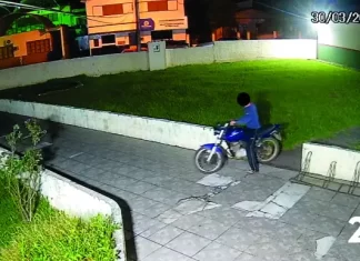 Ação rápida da PM prende autor de furto, e recupera moto em Praia Grande