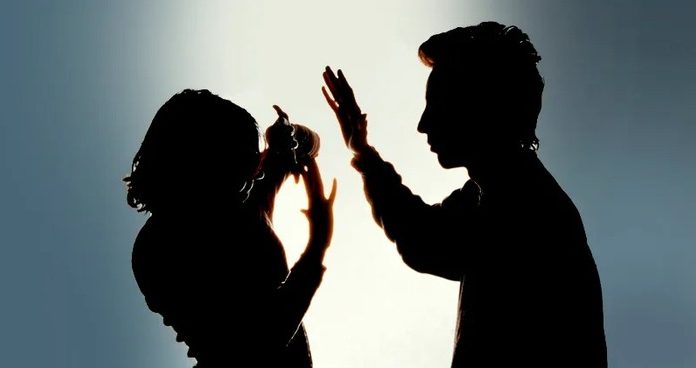 Mulher chama a Polícia Militar após ser ameaça por ex-marido em Sombrio