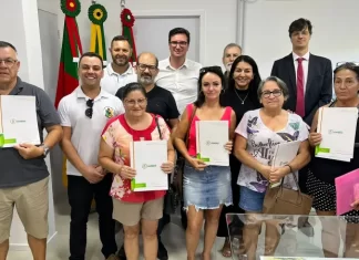 Lar Legal entrega mais de 100 escrituras em Sombrio