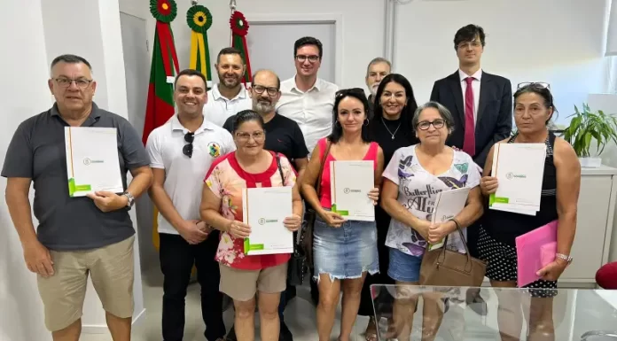 Lar Legal entrega mais de 100 escrituras em Sombrio