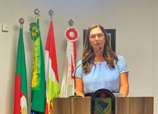 Lurdete toma posse na câmara de vereadores de Sombrio