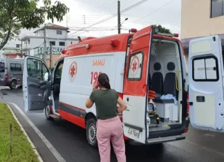 Idosa é atropelada por carreta em Sombrio