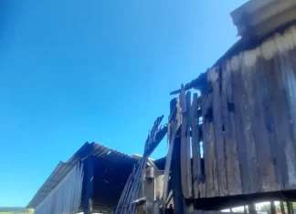 Galpão pega fogo em São João do Sul
