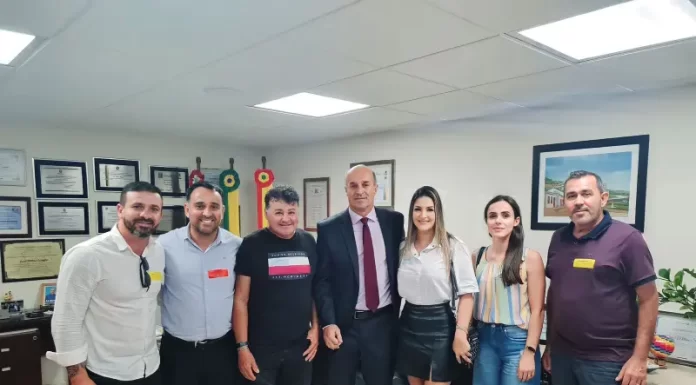 Comitiva de lideranças gaivotenses busca recursos na ALESC