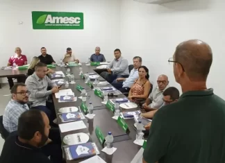 Prefeitos da AMESC ouvem as demandas sobre agricultura