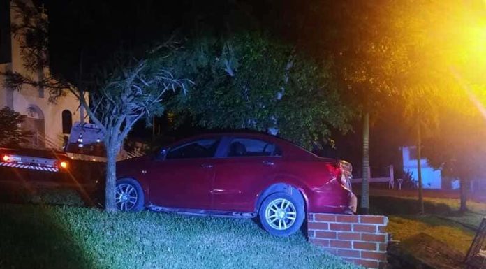 Carro usado para assaltos no RS é apreendido em Santa Rosa do Sul