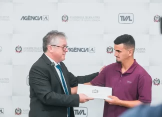 Parlamento catarinense concede moção de aplausos a pescadores que salvaram vítimas de acidente com Ponte Pênsil em Passo de Torres