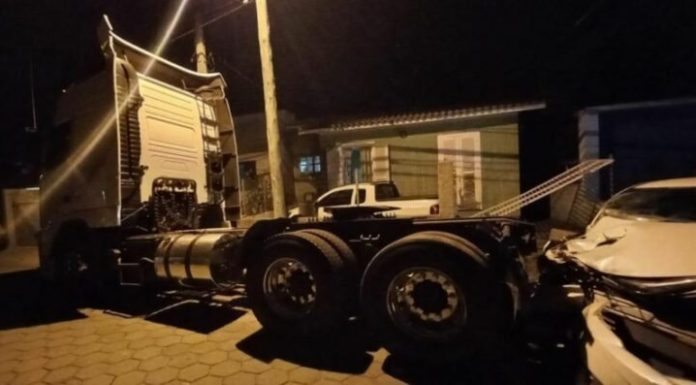 Acidente envolve três veículos em Araranguá