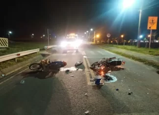 Duas pessoas ficam gravemente feridas em colisão frontal entre motos na marginal da BR 101