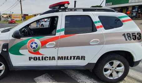 Mulher é presa após exigir dinheiro da mãe e descumprir medida protetiva