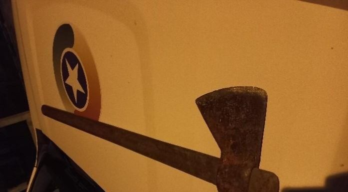 Homem corre com machado atrás de desafeto pelas ruas de Sombrio