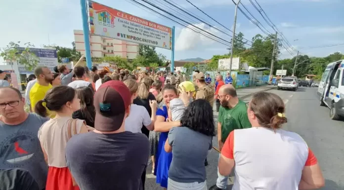 Ataque a creche em Blumenau deixa quatro crianças mortas