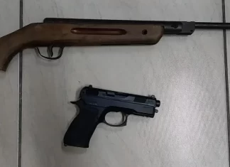 Ação rápida da PM resulta na apreensão de espingarda e simulacro em Sombrio