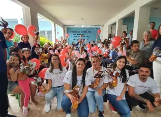 Dunet visita e distribui mais de 200 ovos de Páscoa para os alunos da Apae de Sombrio
