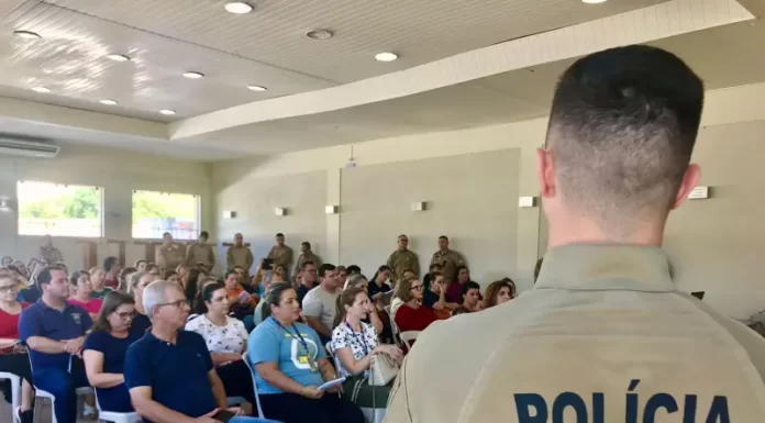 PM realiza reunião para discutir segurança nas escolas em Araranguá