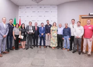 Alesc homenageia CEPRAG de Praia Grande