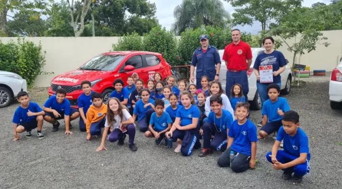 No Sul, Bombeiros Militares visitam escolas e apresentam o Curso Básico de Atendimento a Emergências
