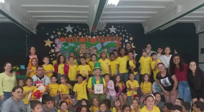 Sombrio: Escola Nilza Matos Pereira promove palestra sobre o Dia do Livro e incentiva o hábito da leitura