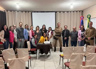 PM reúne diretores e gestores para debater ações na rede educacional de Balneário Gaivota