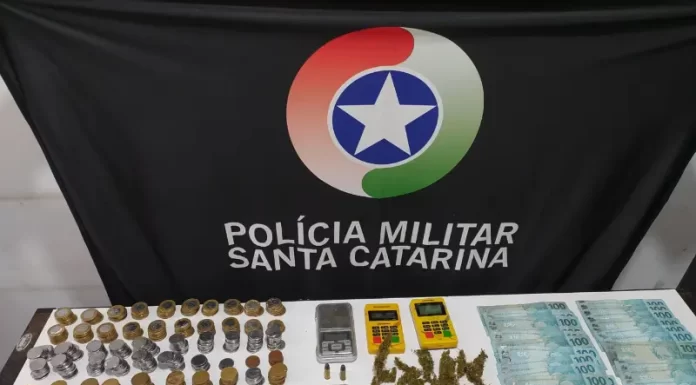 Ação da Polícia Militar de Sombrio apreende drogas, dinheiro e captura traficante