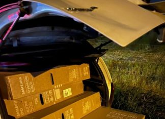 Ladrões arrombam estabelecimento em Sombrio e um é preso e parte dos produtos são recuperado pela PM