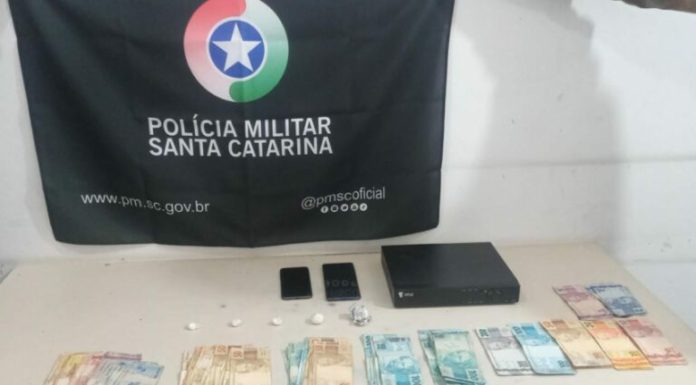 PM prende mulher acusada de tráfico de drogas no interior de Araranguá