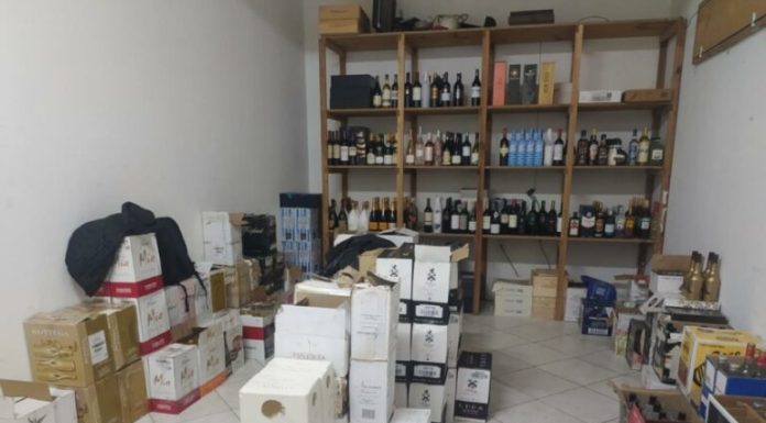 PM de Sombrio apreende grande quatidade de bebidas importadas