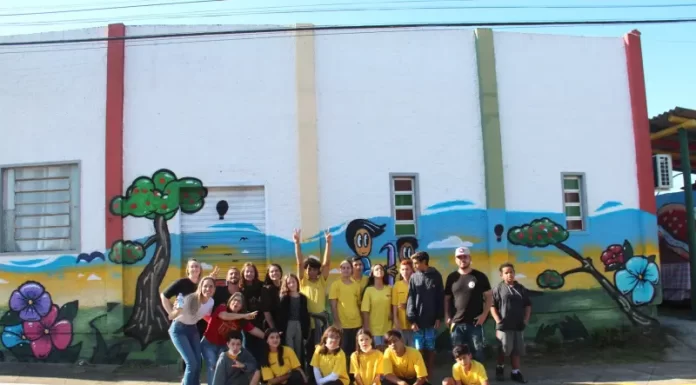 Arte e grafite: o muro da Casa da Cultura de Sombrio está de cara nova!