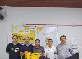 Balneário Gaivota: Projeto Tigrinhos recebe material esportivo