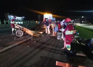 Colisão envolvendo três veículos deixa trânsito lento na BR 101 em Sombrio