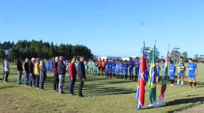 Abertos os jogos escolares de Balneário Gaivota e conhecidos os campeões do Moleque Bom de Bola
