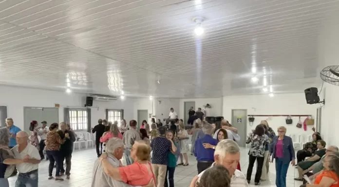 Terceira Idade celebrou o Dia das Mães com tarde festiva em Jacinto Machado