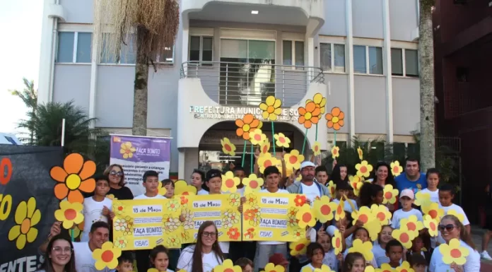 Campanha Faça Bonito percorre as ruas Sombrio