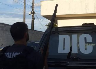 DIC de Tubarão prende suspeito que puxava bolsas de mulheres