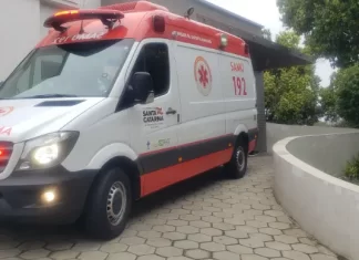 Acidente de trânsito deixa mulher ferida no Centro de Sombrio