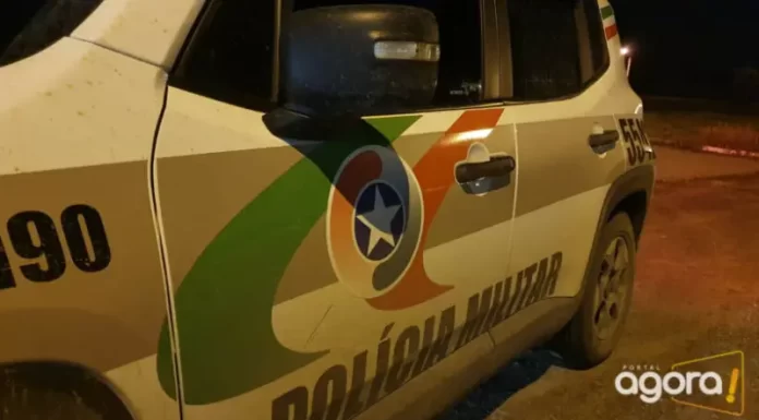Armado com faca, bandido invade residência e rouba idoso