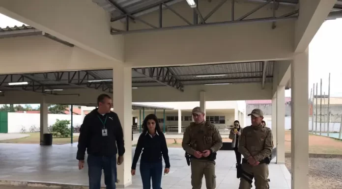 Escolas da região da AMESC começam a receber segurança de policiais militares da reserva