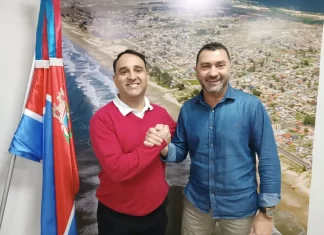 Prefeito Kekinha transmite o cargo ao Vice-Prefeito Jonatã Coelho