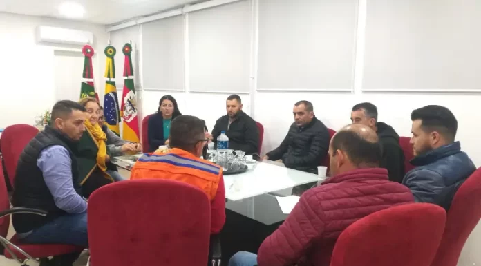 Prefeitura de Sombrio e Defesa Civil realizam reunião de ações para as fortes chuvas