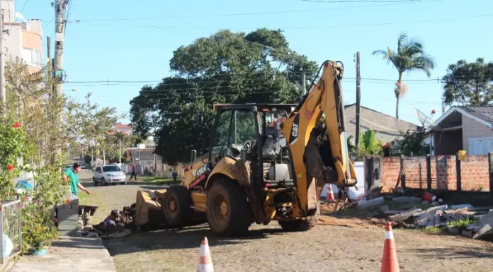 Sombrio tem obras, reformas, reparos e pavimentações em andamento em diversos bairros