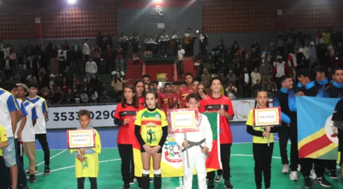 Abertura dos Joguinhos Abertos de SC lota ginásio em Sombrio