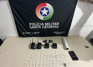 PM prende casal com 100 pedras de crack na Favela do UCCA