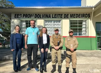 Mais duas escolas em Araranguá recebem reforço na segurança com PMs da reserva