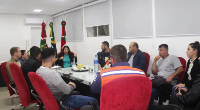 Prefeitura de Sombrio e Defesa Civil realizam reunião de ações para as fortes chuvas